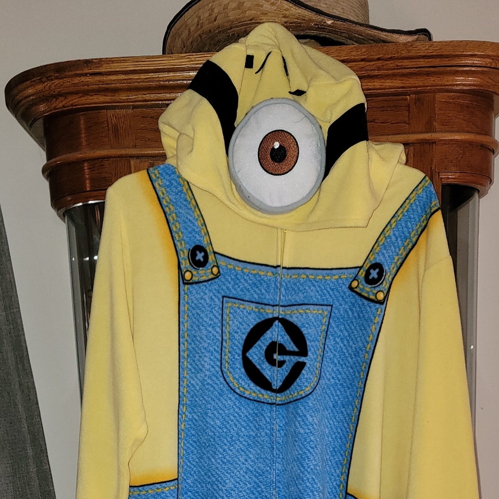 Adult minion outfit